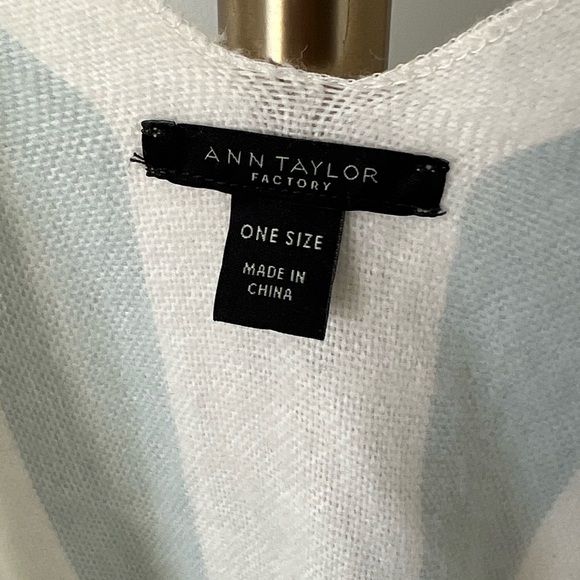 NWOT Ann Taylor Poncho | One Size - Picture 2 of 4